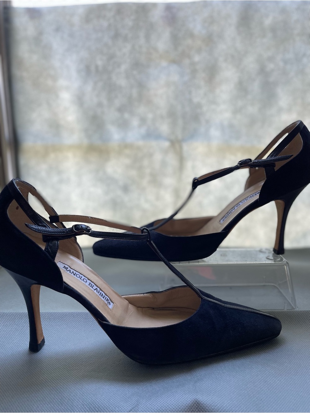 Manolo Blahnik Navy Blue Suede Pointed Toe T-Strap Stiletto Heels 38 1/2 US 8
